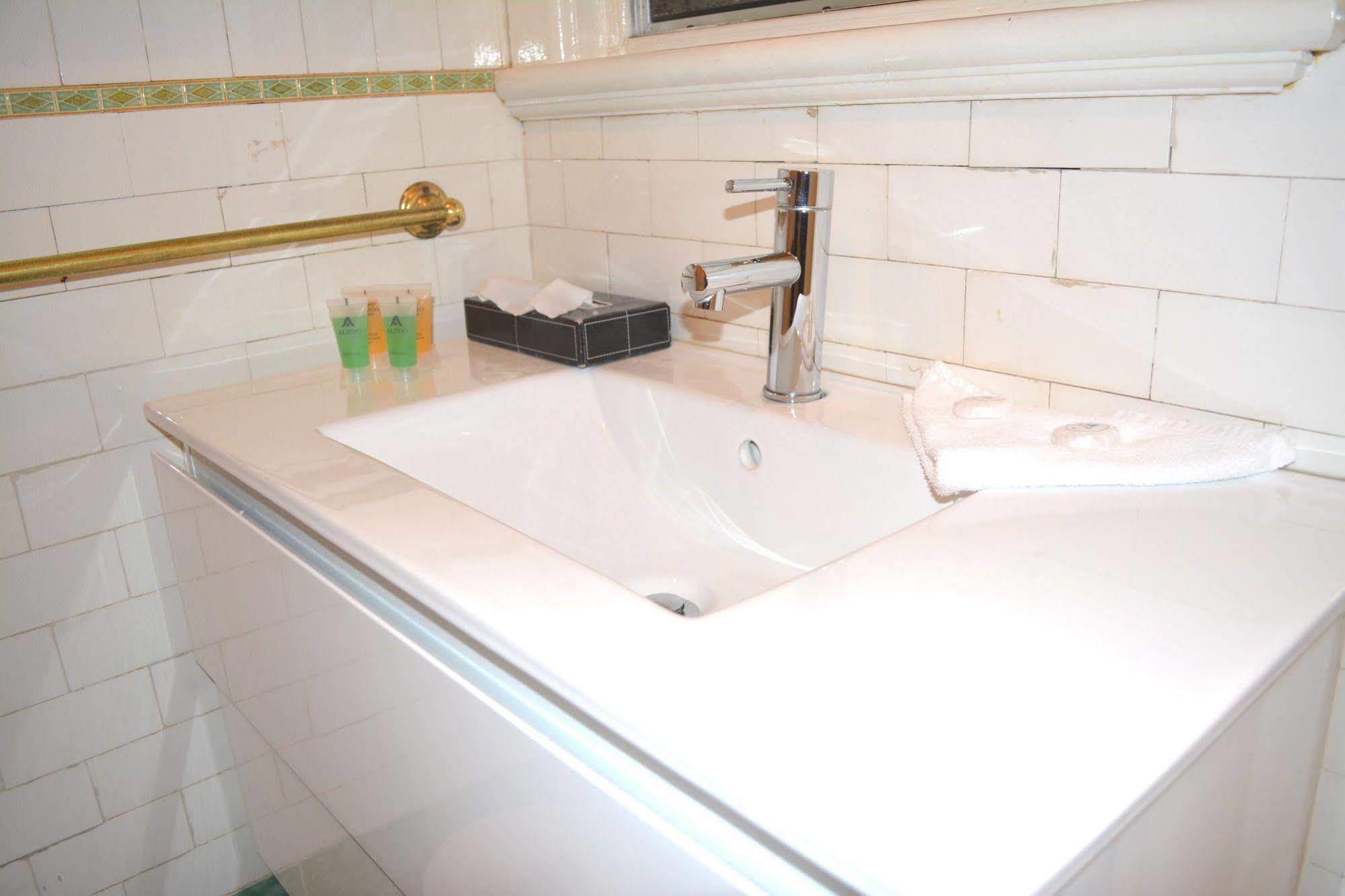 Como Court Budget Accommodation Melbourne Exteriör bild